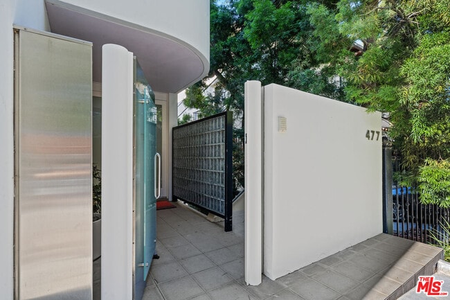 477 Upper Mesa Rd in Santa Monica, CA - Building Photo - Building Photo