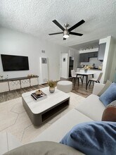 Eden Roc Apartments in Downey, CA - Building Photo - Building Photo