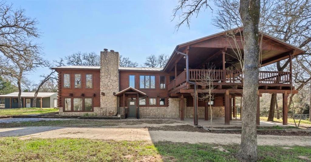 180 Bradley Ln in Rosanky, TX - Building Photo