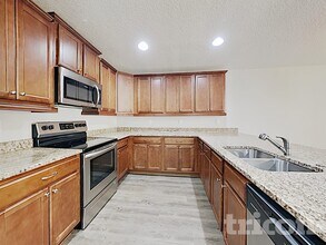 8751 Barco Ln in Jacksonville, FL - Foto de edificio - Building Photo