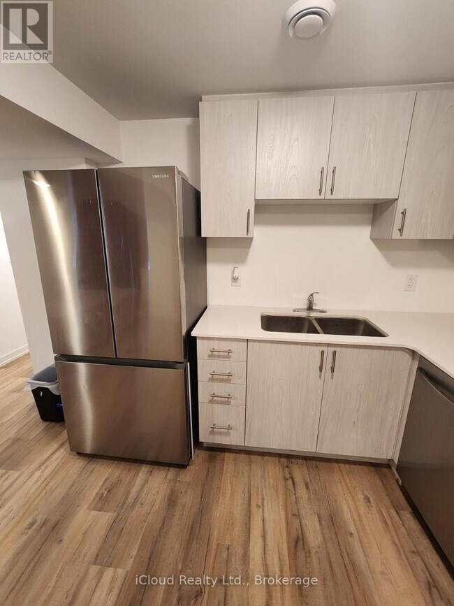 2 Marina Pl in Welland, ON - Building Photo - Building Photo