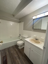 446 Sheraton Dr NW in North Canton, OH - Building Photo - Building Photo