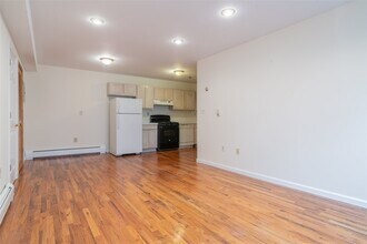 632 Adams St-Unit -2 in Hoboken, NJ - Building Photo - Building Photo