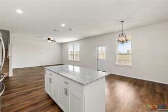 162 Hazy Glade Dr in Seguin, TX - Building Photo - Building Photo