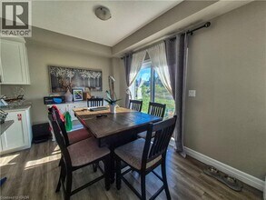 153 Otterbein Rd in Kitchener, ON - Building Photo - Building Photo