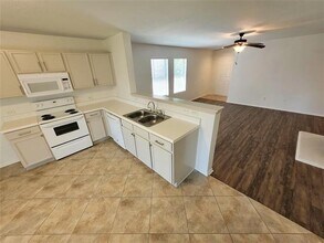 12632 Kingsgate Dr in Rhome, TX - Building Photo - Building Photo