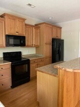 1944B Cambria Dr in Greenville, NC - Building Photo - Building Photo
