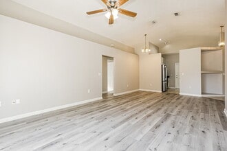 535 Royal Ridge St, Unit 10 T in Valrico, FL - Building Photo - Building Photo