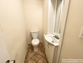 1 Folsom Ave, Unit 1 in Boston, MA - Building Photo - Building Photo