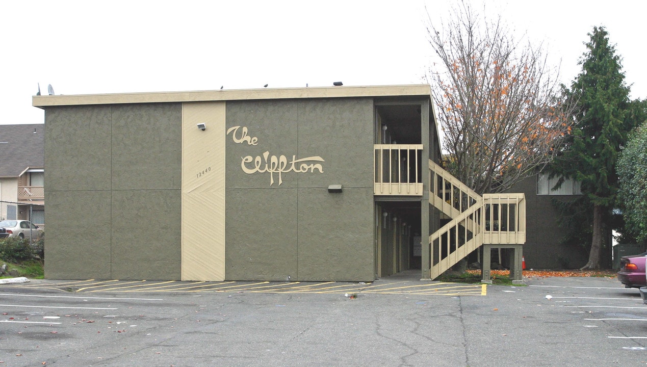 The Clifton Apartments in Seattle, WA - Building Photo
