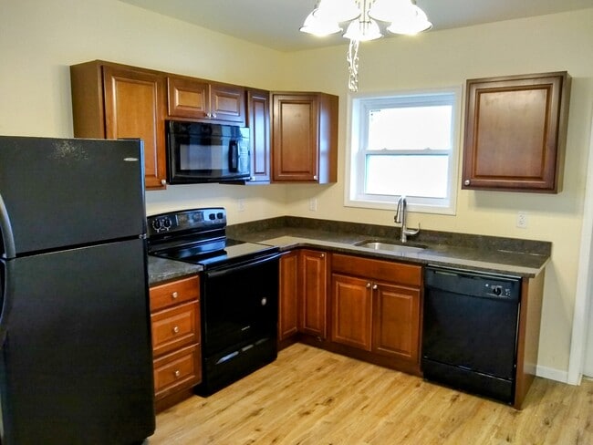 100 S Main St, Unit 1 in Archbald, PA - Building Photo - Building Photo