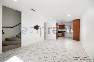 4517 College Way in San Diego, CA - Foto de edificio - Building Photo