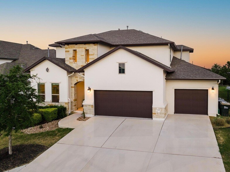 2505 Sunset Vista Cir in Spicewood, TX - Building Photo