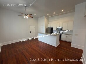 1015 10th Ave N in St. Petersburg, FL - Foto de edificio - Building Photo