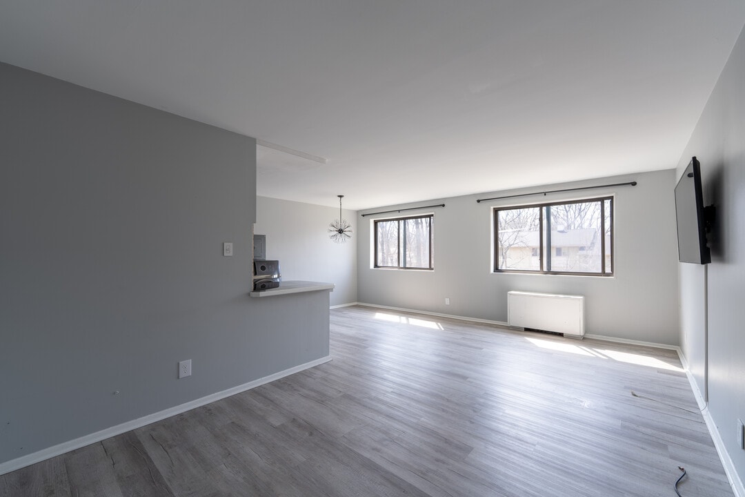 8601 Manchester Rd, Unit 321 in Silver Spring, MD - Foto de edificio