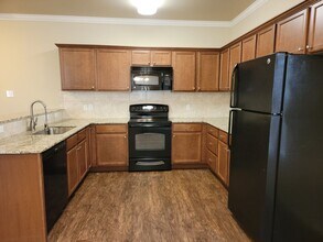 9812 Weatherford Ave in Lubbock, TX - Building Photo - Building Photo