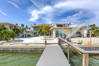 Seaview Apartments in Madeira Beach, FL - Building Photo - Building Photo