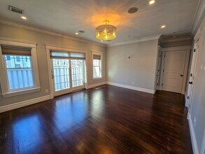 161 Tudor St, Unit 4 in Boston, MA - Foto de edificio - Building Photo