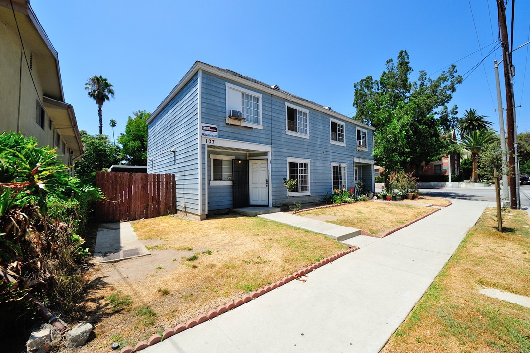 107 N Michigan Ave in Pasadena, CA - Building Photo