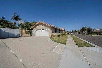 16461 Filbert St in Fountain Valley, CA - Building Photo - Building Photo