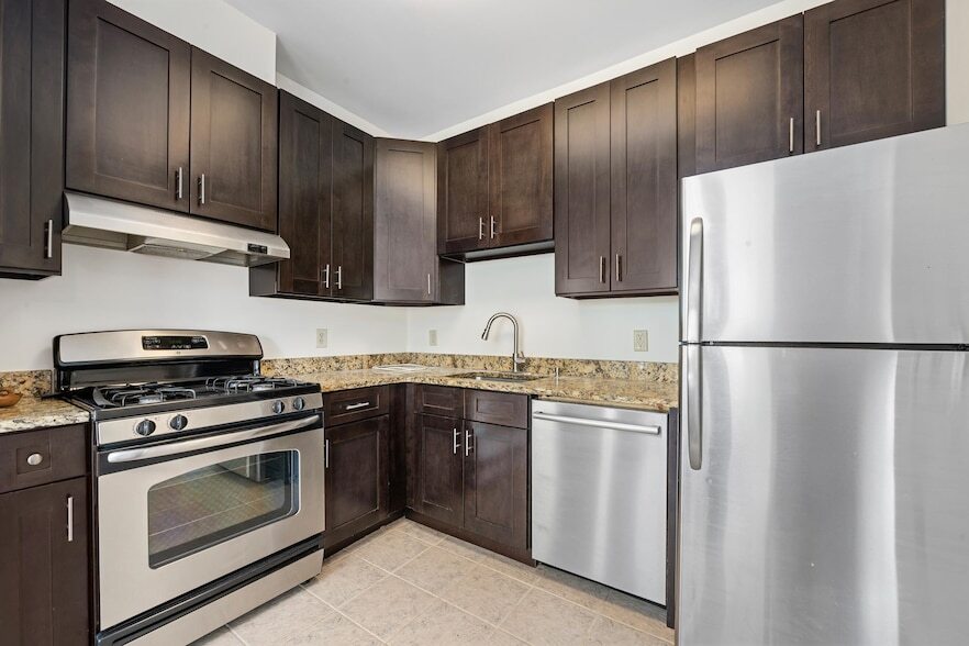 71 North St in Jersey City, NJ - Building Photo