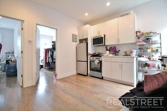 863 Knickerbocker Ave in Brooklyn, NY - Building Photo - Building Photo