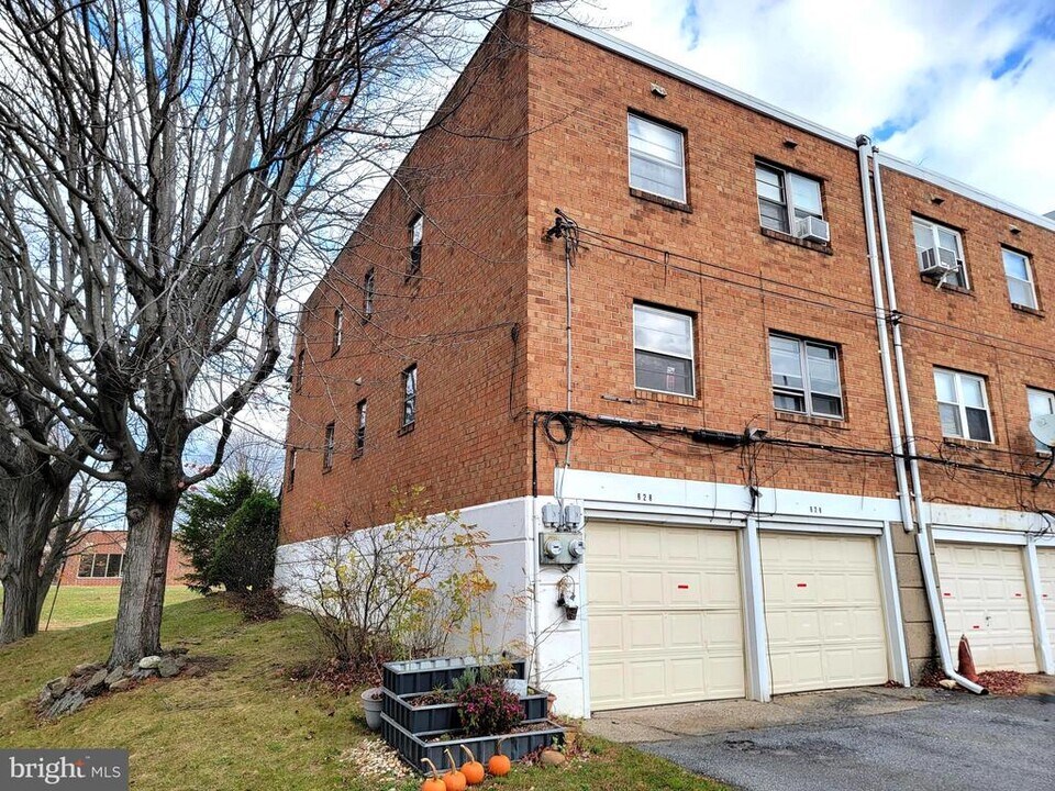 628 W Providence Rd in Aldan, PA - Building Photo