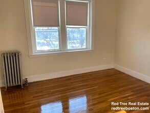 1820 Commonwealth Ave, Unit 29 in Boston, MA - Foto de edificio - Building Photo