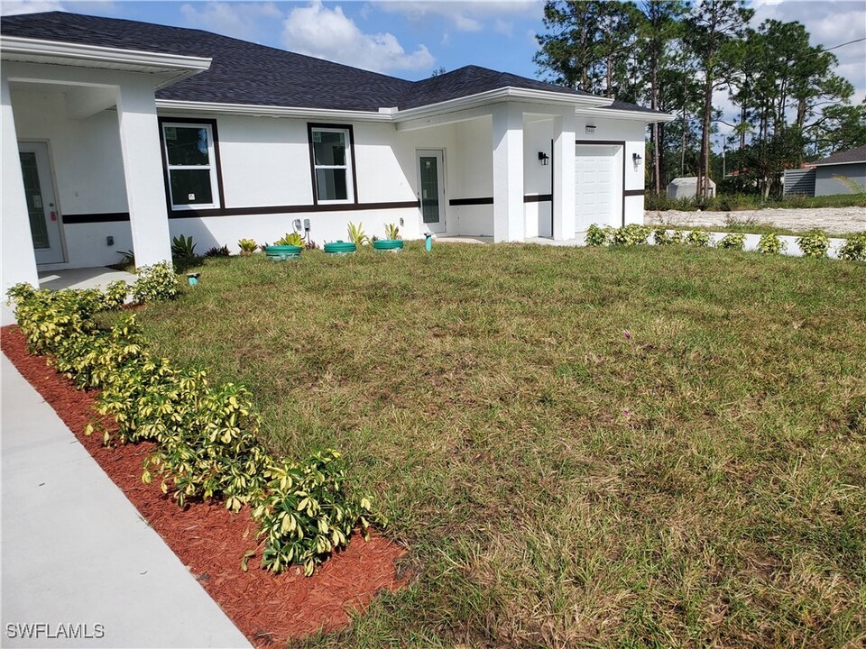 5446 Billings St in Lehigh Acres, FL - Building Photo