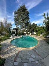 22636 Oxnard St in Woodland Hills, CA - Building Photo - Building Photo