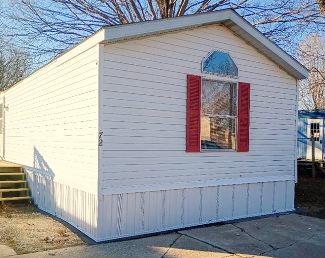 72 Deerwood Park in Centralia, IL - Building Photo - Building Photo