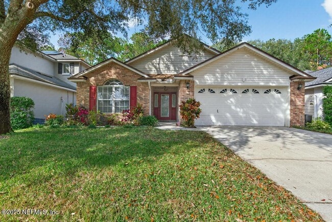 1727 Canopy Oaks Dr in Orange Park, FL - Building Photo - Building Photo