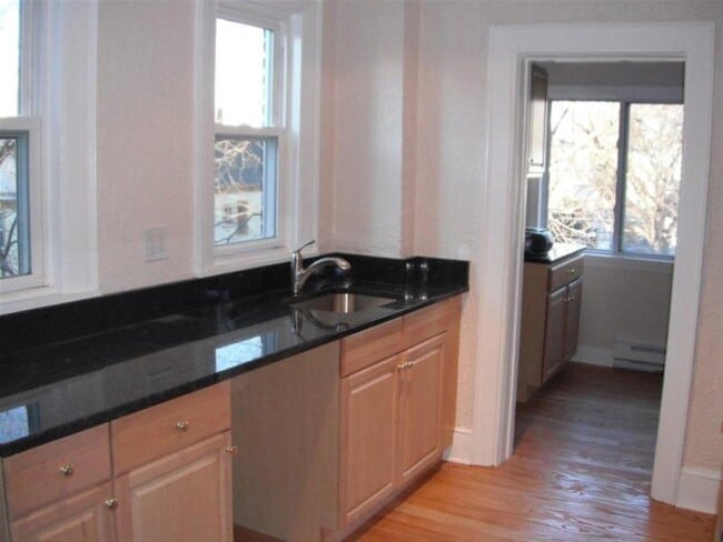 14 Chandler St, Unit 14, Unit 14