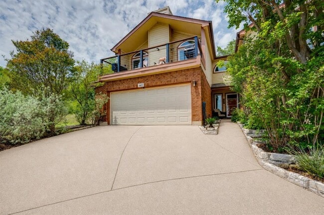 property at 6621 Mesa Hollow Dr