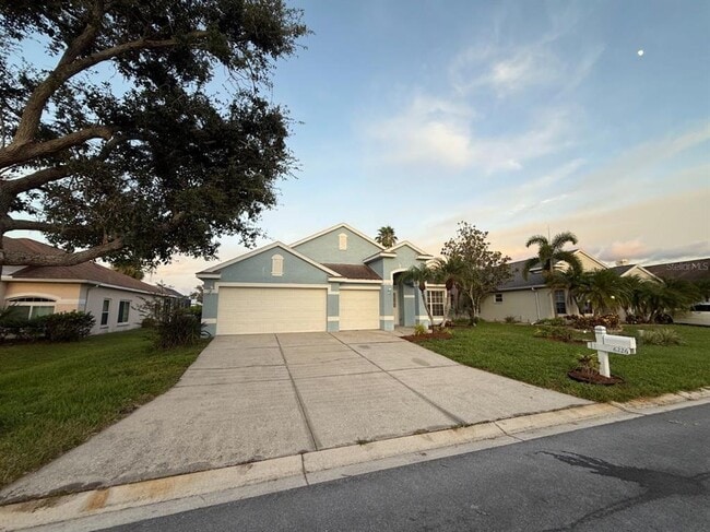 6226 Bobby Jones Ct in Palmetto, FL - Building Photo - Building Photo