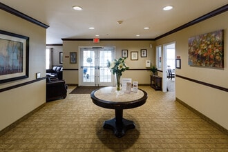 Lancaster Commons Senior Apartments in Lancaster, NY - Foto de edificio - Lobby
