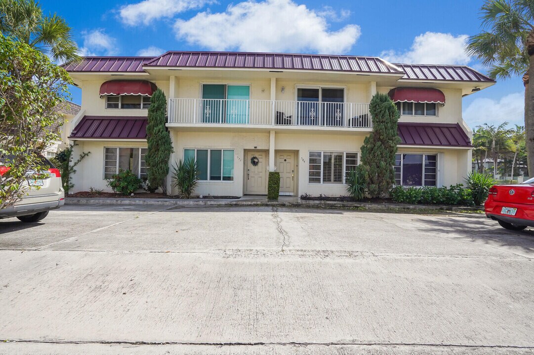 584 SE 20th Ave in Deerfield Beach, FL - Building Photo