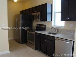17083 SW 96th St in Miami, FL - Building Photo - Building Photo