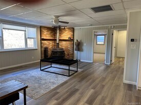 1380 US-9 in Garrison, NY - Building Photo