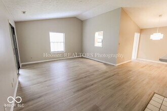 14610 Village Park E Dr in Carmel, IN - Building Photo - Building Photo