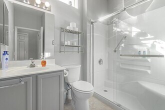 16215 W Desert Winds Dr in Surprise, AZ - Building Photo - Building Photo