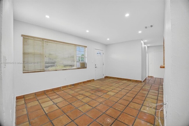 7941 SW 37th Terrace in Miami, FL - Building Photo - Building Photo