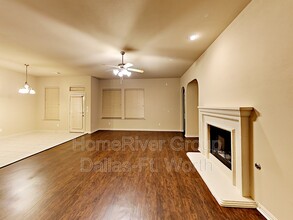 643 Sandra Ln in Grand Prairie, TX - Building Photo - Building Photo