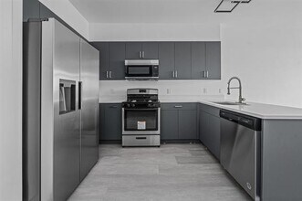 43-45-45 W 32nd St in Bayonne, NJ - Building Photo - Building Photo