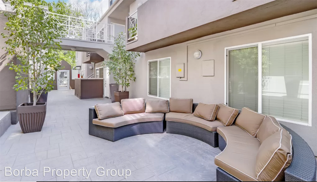 355 N Maple St-Unit -Apt 112 in Burbank, CA - Building Photo - Building Photo