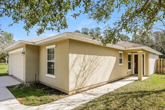 11751 Pleasant Creek Dr in Jacksonville, FL - Foto de edificio - Building Photo