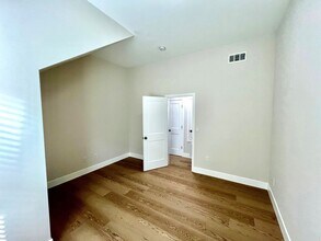 1559 Innes Ave in San Francisco, CA - Building Photo - Building Photo