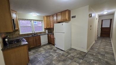 2725 W Balmoral Ave in Chicago, IL - Building Photo - Building Photo