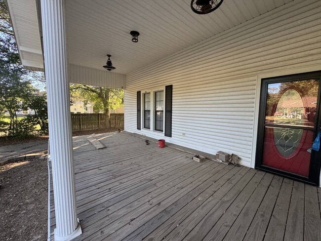 608 N Montgomery St in Gilmer, TX - Building Photo - Building Photo