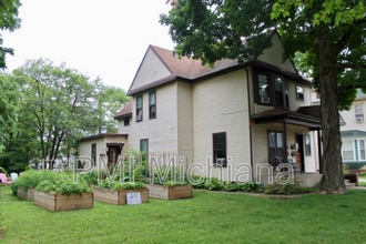 429 W Lasalle Ave in South Bend, IN - Building Photo - Building Photo